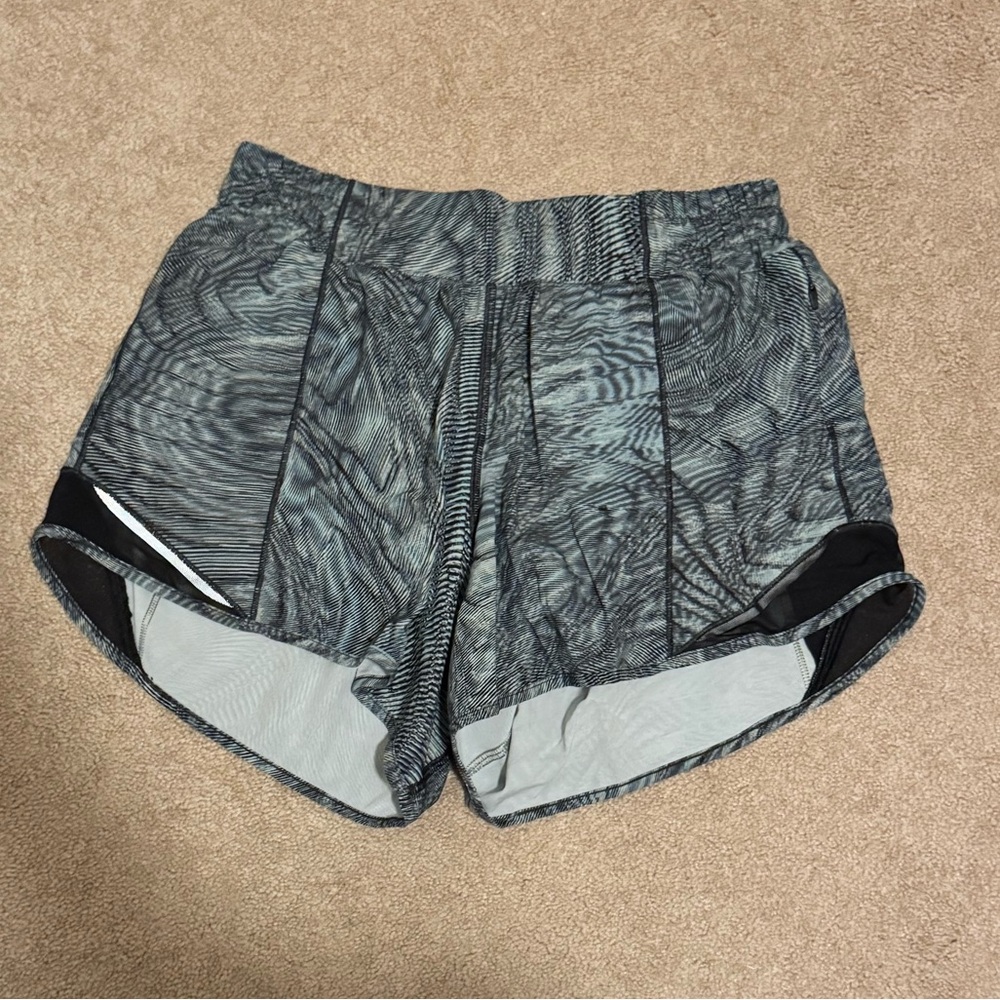 Lululemon Hotty Hot LR Short